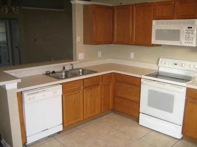 Building Photo - 4937 Cedarstone Ln