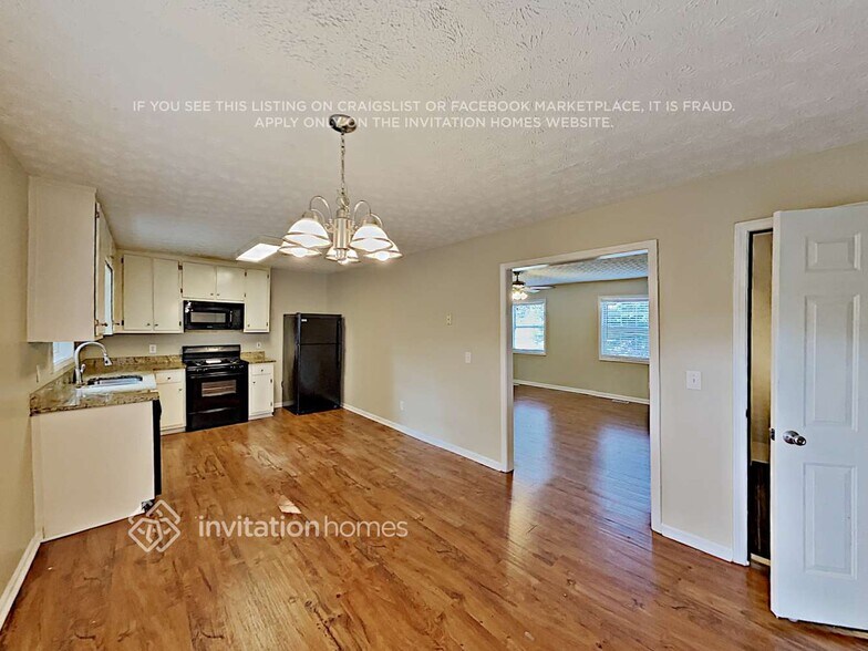 Building Photo - 3794 Cherokee Overlook Dr