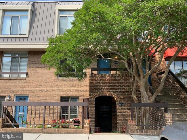 Building Photo - 1673 S Hayes St