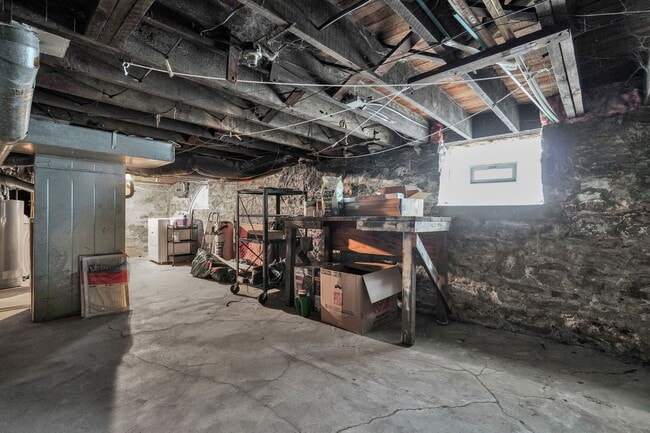 Building Photo - 182 E Patterson Ave