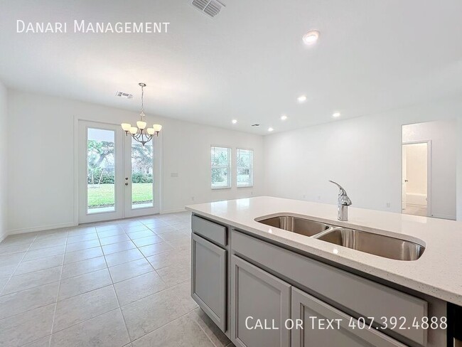 Building Photo - 1679 Meadowlark Dr