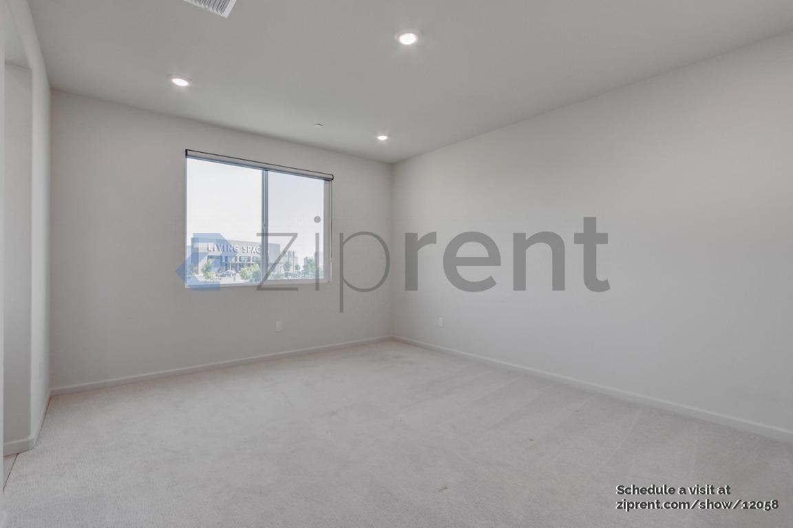 Building Photo - Unit