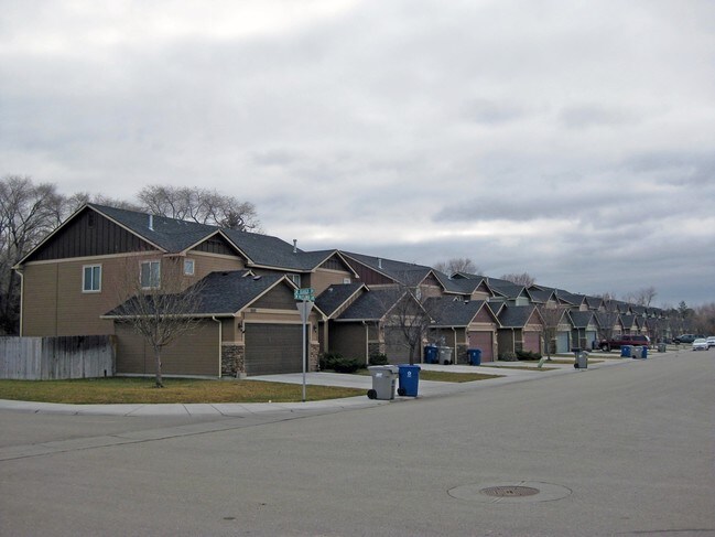 Primary Photo - Mayflower Duplexes