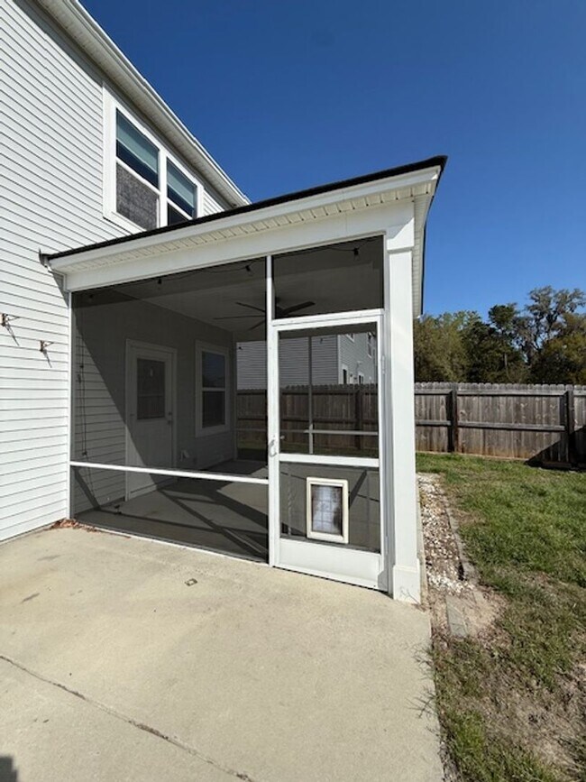 Building Photo - Beautiful 4BR Home in Shadow Moss – Available Now!