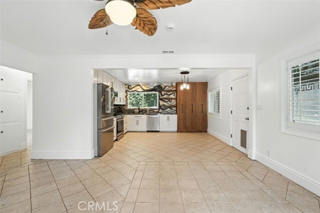 Building Photo - 414 N Gertruda Ave