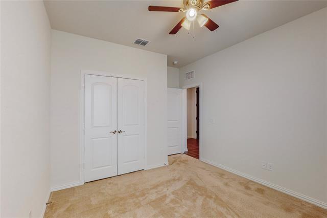 Building Photo - 2424 Mockingbird Ct