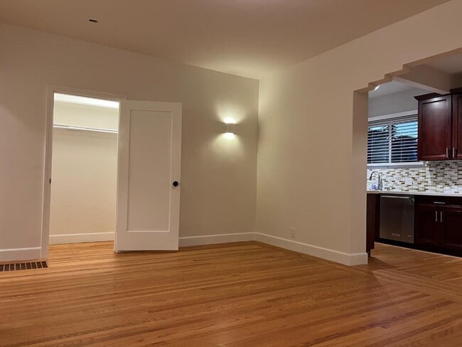 Building Photo - 1217 Capuchino Ave