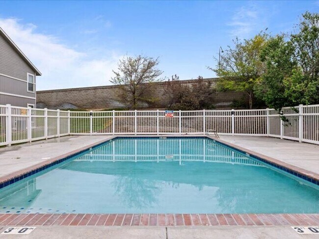 Building Photo - 6305F Chapel Hill Blvd