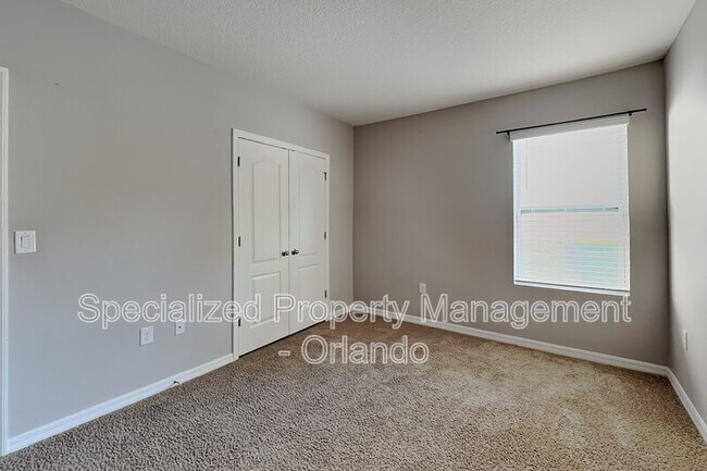 Building Photo - 227 Duke Dr