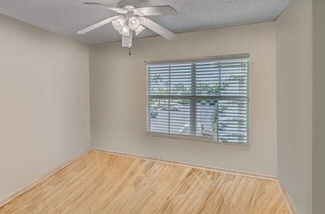 Building Photo - 1071 Sugar Sands Blvd