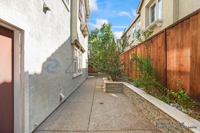 Building Photo - 3106 Snowdrop Cir