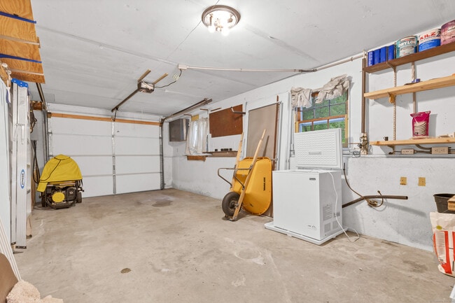 Building Photo - 21 Pheasant Run Dr