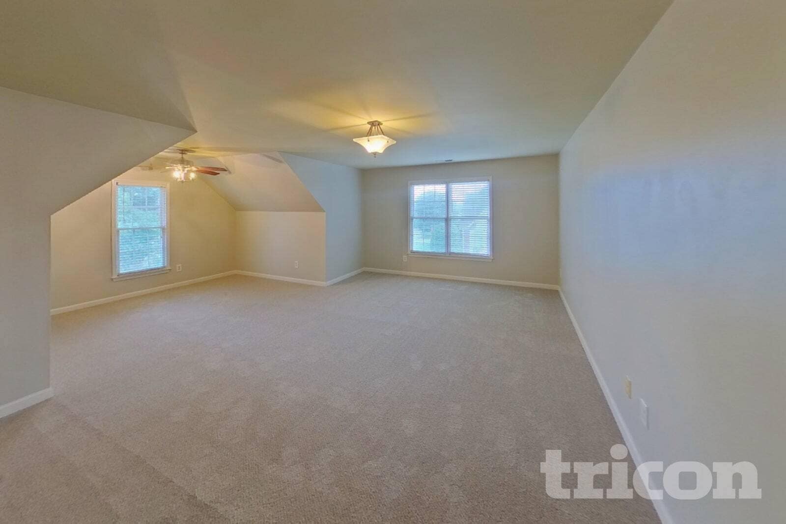 Building Photo - 1260 Castle Pointe Ln