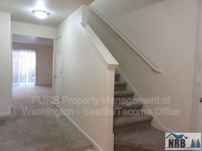 Building Photo - 4043 S Warner St