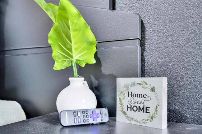 Building Photo - 905 Providence Blvd