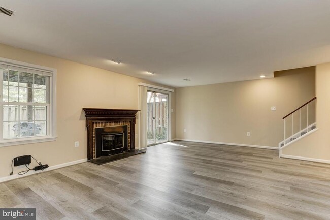 Building Photo - 10107 Galsworthy Pl