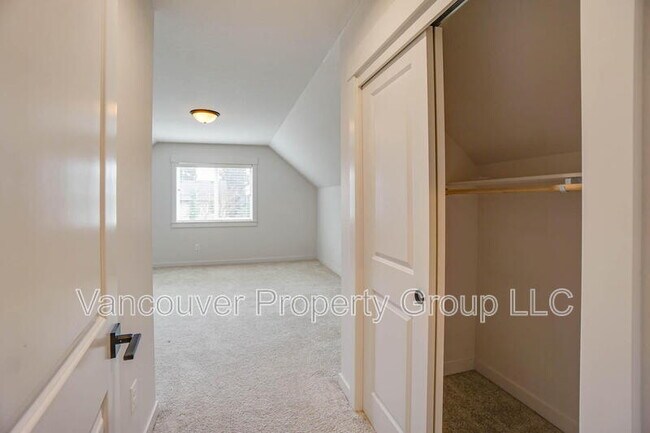 Building Photo - 15103 NE 98th Cir