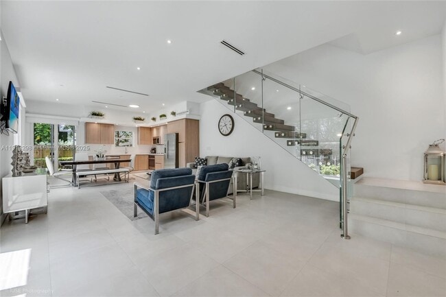 Primary Photo - 2868 SW 33rd Ct