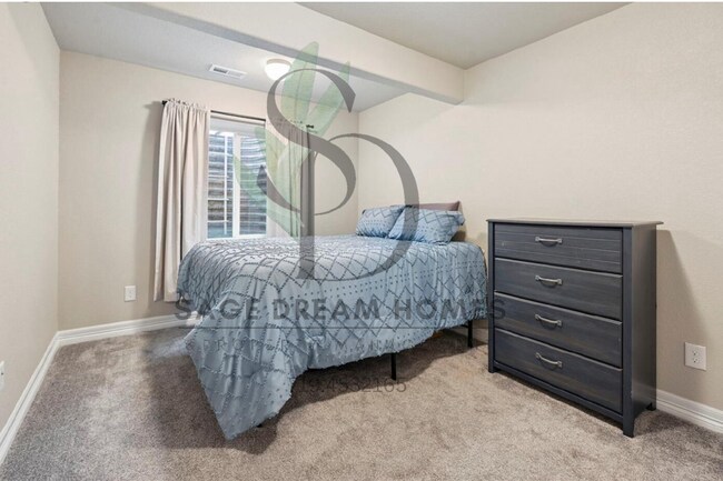 Building Photo - Beautiful 5 Bed + Office Home with 3-Car Garage in Desirable Lorson Ranch!