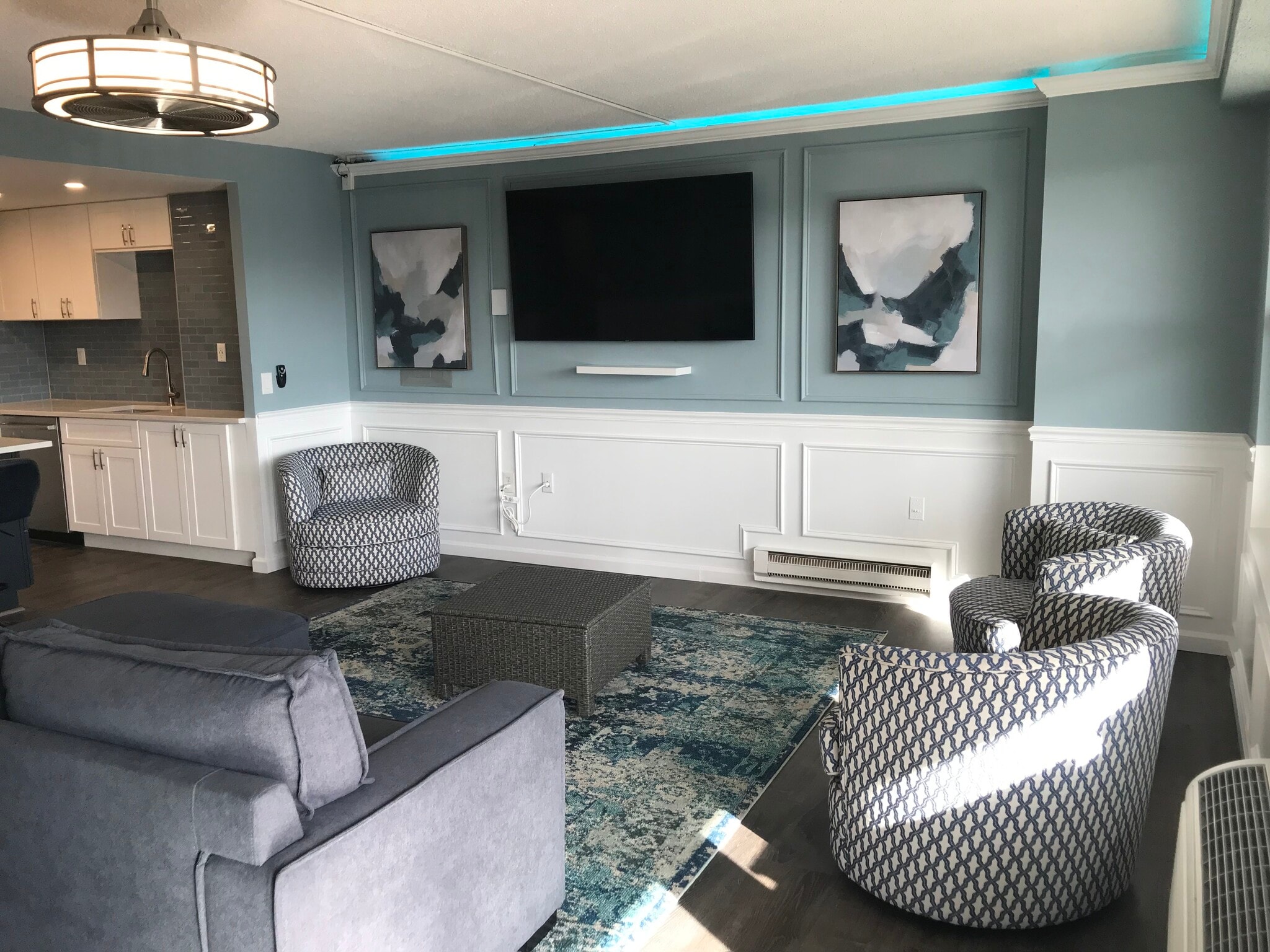 Customizable accent lighting - 480 Ocean Ave