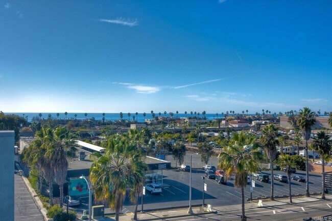 Building Photo - Downtown Oceanside Condo with pool and roo...