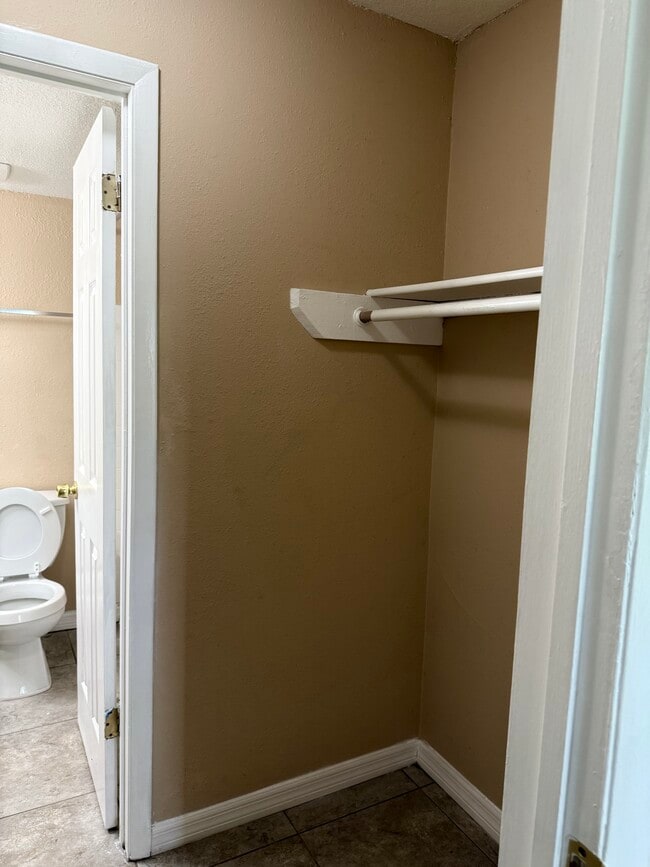 Building Photo - Avalon Unit 6