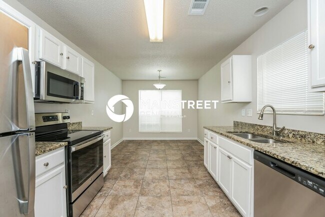 Building Photo - 3 Bedroom Pet-Friendly Home in Lithonia, GA with Main Street Renewal