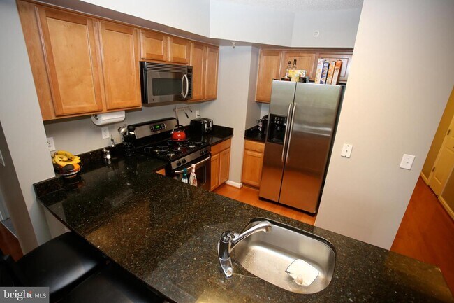 Building Photo - 7915 Eastern Ave NW