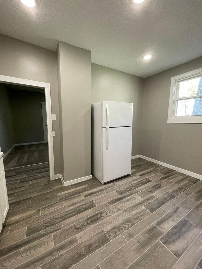 Building Photo - 816 Congress St