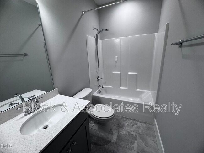 Building Photo - 440 Douglas Falls Dr