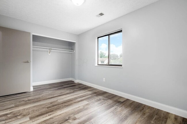 Building Photo - 2125 Scottingham Dr