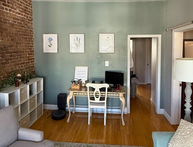 Building Photo - 265 Lexington St