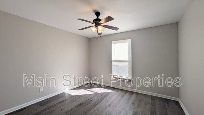 Building Photo - 9565 Sunnehanna Blvd