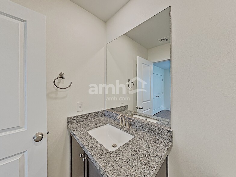 Building Photo - 6128 Wild Lilac Ct