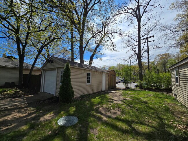 Building Photo - 3438 Duffield