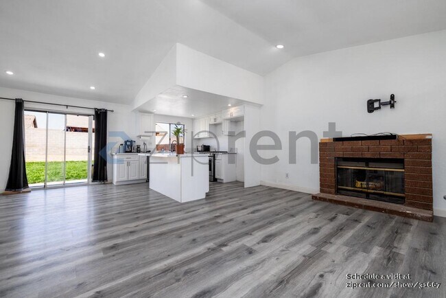 Building Photo - 1398 W Norwood St