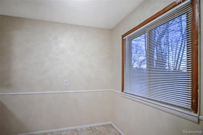 Building Photo - 24101 Westhampton St