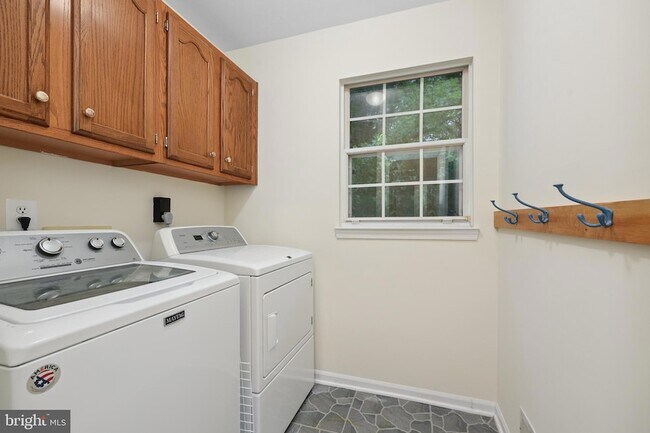 Building Photo - 2335 Colts Brook Dr
