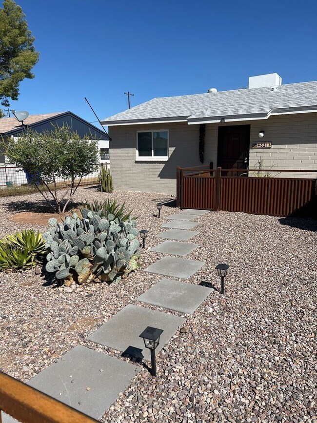 Building Photo - 4831 E Hampton St