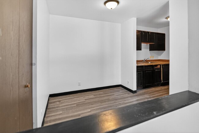 Building Photo - 3722 W Karstens Dr