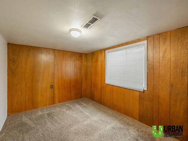 Building Photo - For Rent – Spacious 5 Bedroom Home in Spokane Valley