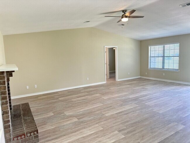 Building Photo - Watch the Blue Angels from Home in Perdido Key minutes from the beaches & NAS!