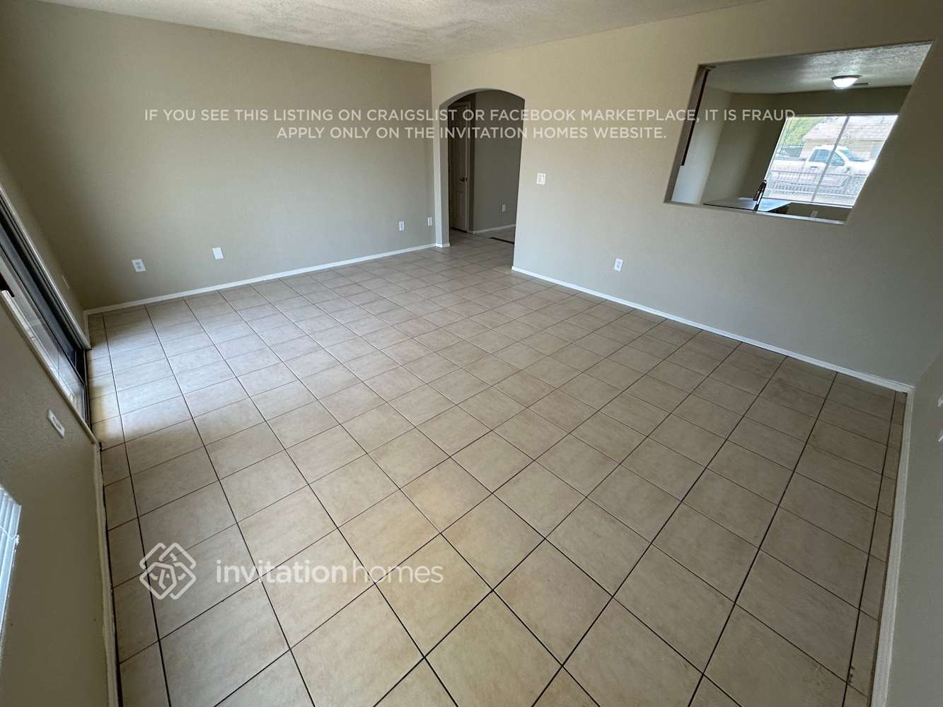 Building Photo - 2527 E Wier Ave