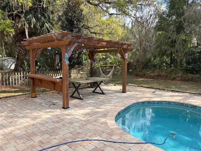 Building Photo - 3205 SE 23rd Pl