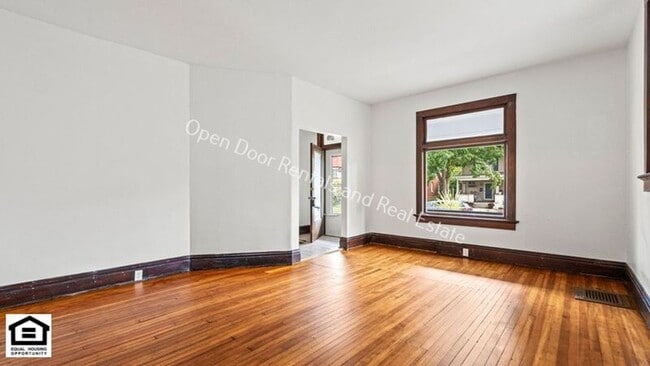 Building Photo - 1209 Rivermet Ave