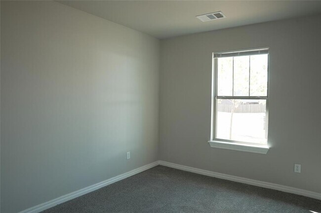 Building Photo - 5216 Bing Cir