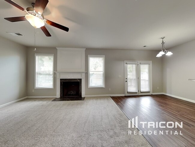 Building Photo - 5030 Glencliff Dr
