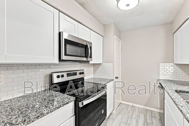 Building Photo - 3609 Galaxie Dr