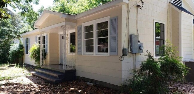 Building Photo - 50 Bishop Ln N