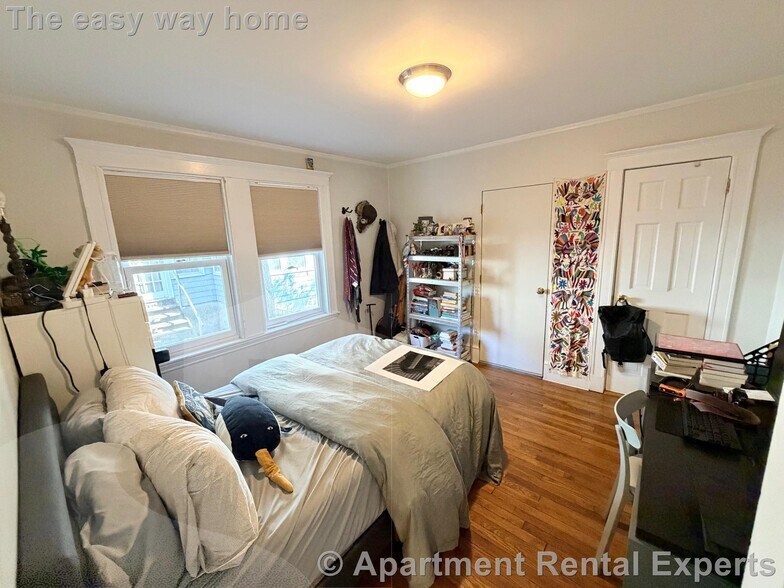 Building Photo - 138 Larch Rd